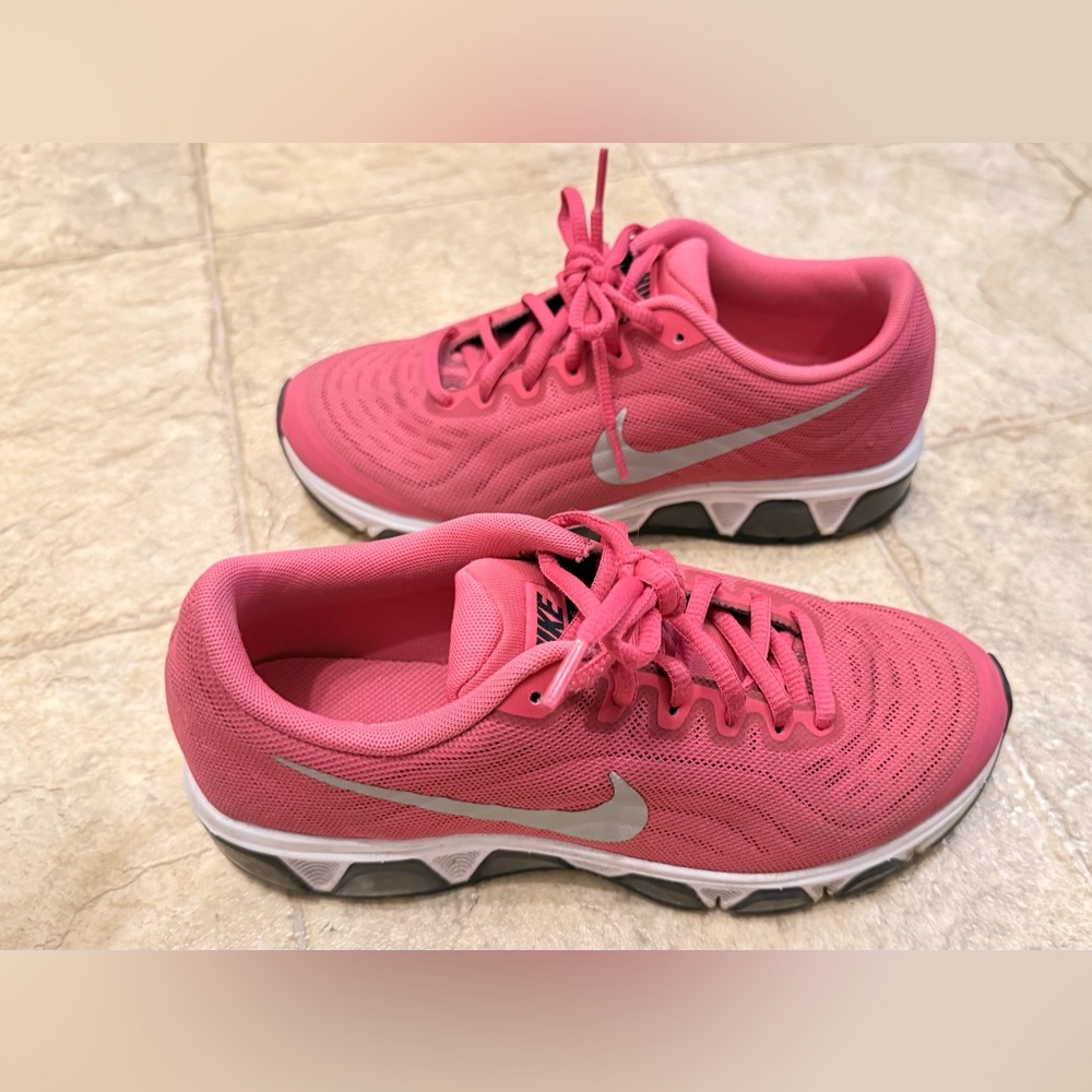Nike Women's Vibrant Pink Athletic Shoes